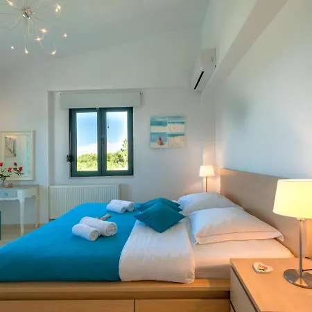 Nefeli Херсониссос