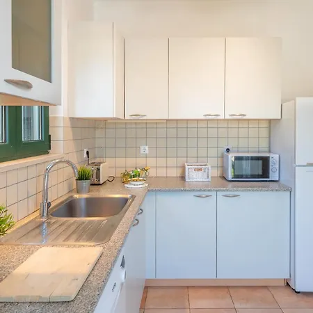 Nefeli Херсониссос