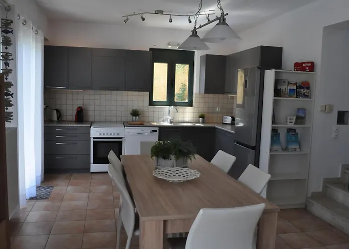 Nefeli * Херсонісос