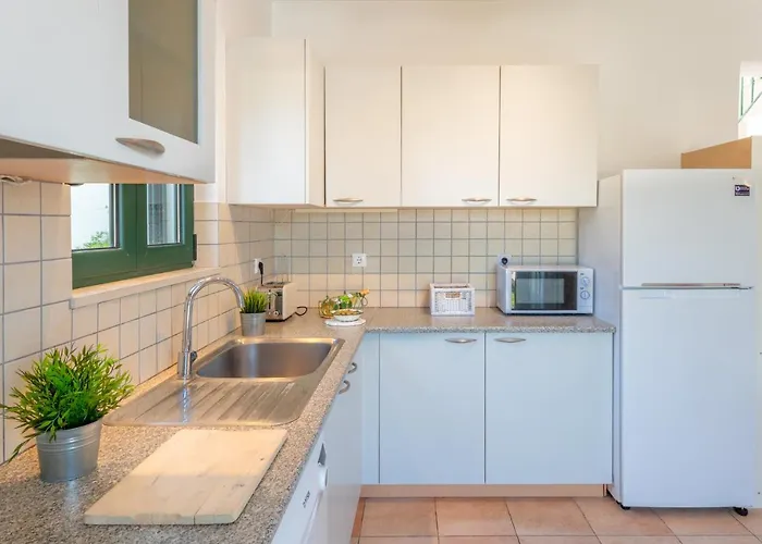 Nefeli Херсонісос